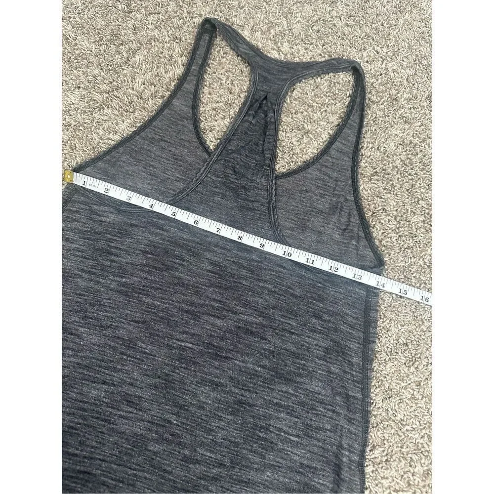 Lululemon 105 F Singlet Tank Top Size 4 Gray Racerback Scallop Trim Gym Workout
